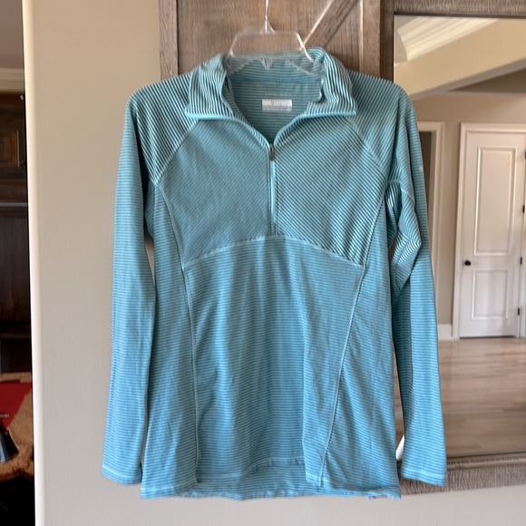 Colmbia Performance shirt fits Medium Womens Large Blue Brown Striped Top - Picture 12 of 14